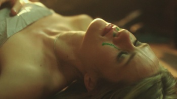 Tori Anderson - Killjoys (2016) - S02 E06 "Sex Scene" HD 1080p. 